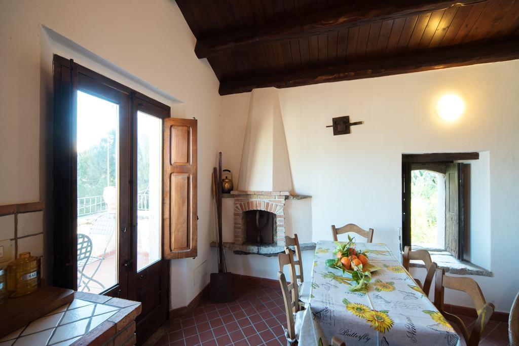 The Clock Houses Borgo Gallodoro Letojanni Exterior photo