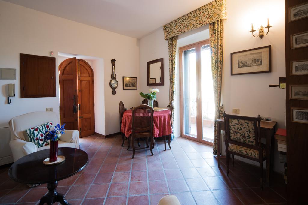 The Clock Houses Borgo Gallodoro Letojanni Exterior photo