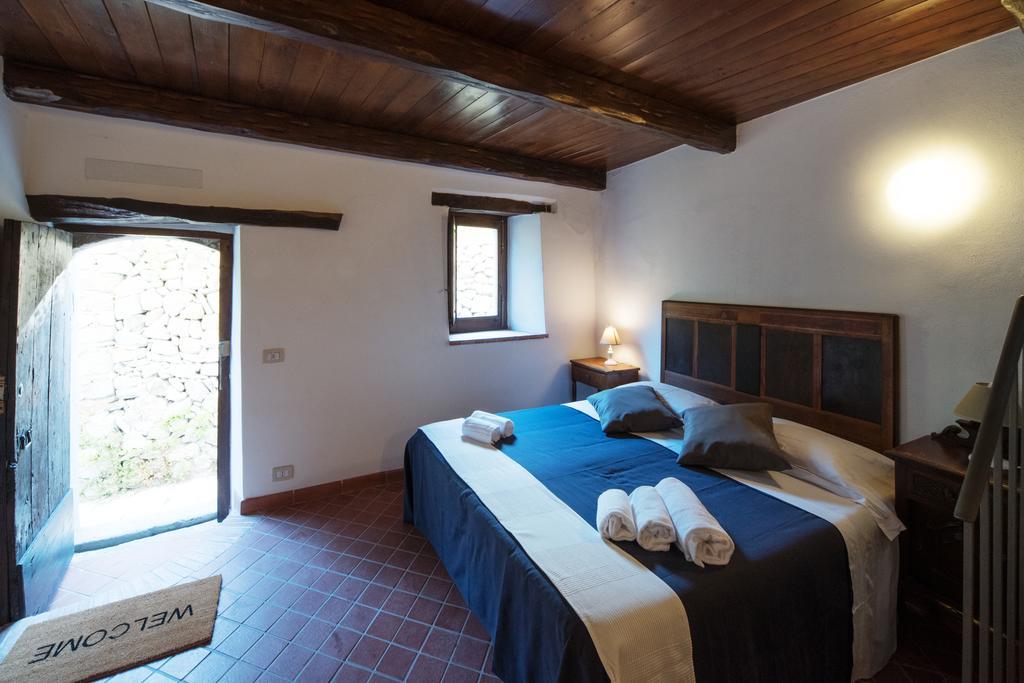 The Clock Houses Borgo Gallodoro Letojanni Exterior photo